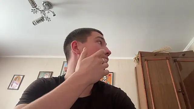 MoonlightVera online show from February 18, 2026, 9:05 am