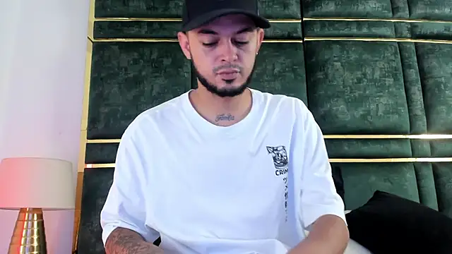 GaelyCoral online show from April 19, 2026, 12:15 pm