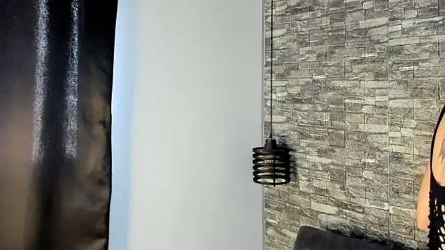 ASHLEY COLLINS1 online show from April 21, 2026, 1:17 pm