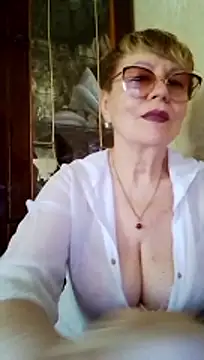 Snapshot of SophieBurns chatting on July 19, 2026, 10:52 am SophieBurns online show from July 19, 2026, 10:52 am
