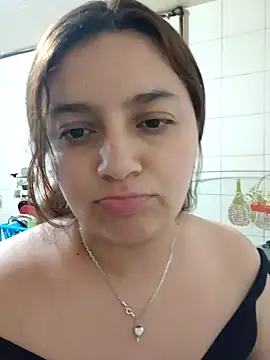 Snapshot of MajoArias chatting on April 22, 2026, 12:57 am MajoArias online show from April 22, 2026, 12:57 am