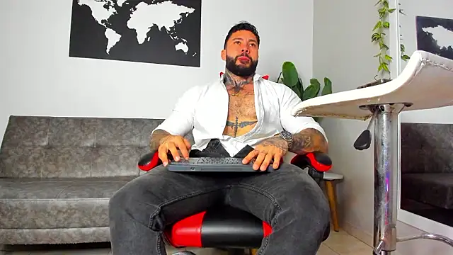 Alessrose online show from February 11, 2026, 7:41 pm