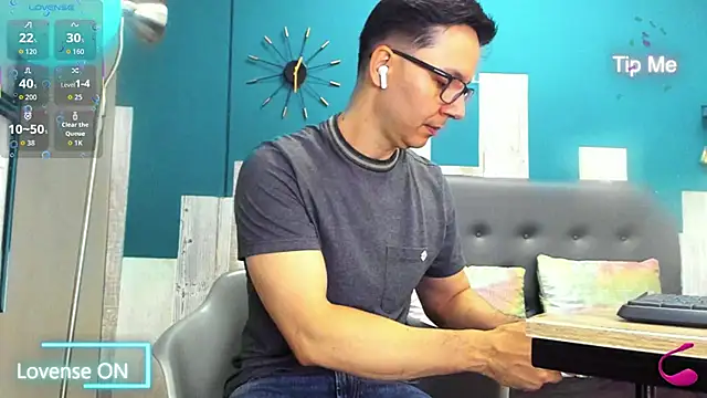 Coddy maxx69 online show from March 3, 2026, 12:33 pm