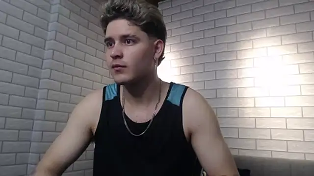 Snapshot of rayan_linxx chatting on June 6, 2026, 8:24 pm rayan linxx online show from June 6, 2026, 8:24 pm