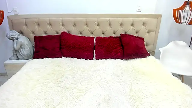 Snapshot of lucyscay_ chatting on February 24, 2026, 10:19 pm lucyscay online show from February 24, 2026, 10:19 pm