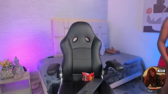 naina deivis33 online show from March 31, 2026, 3:41 am