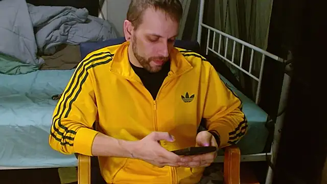 cguffey2284 online show from February 18, 2026, 12:28 am