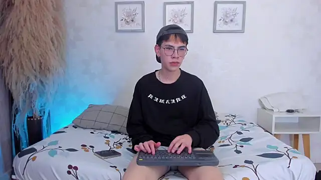 Demian Hush online show from February 7, 2026, 7:17 pm