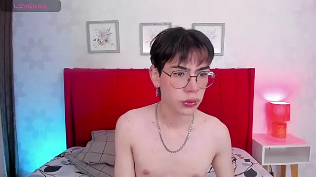 Demian Hush online show from March 14, 2026, 3:23 am