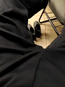 MOREN044 online show from March 21, 2026, 10:35 pm