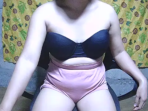Snapshot of SweetHotBabe18 chatting on July 23, 2026, 8:45 am SweetHotBabe18 online show from July 23, 2026, 8:45 am