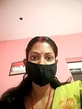 BIG QWEEN NO1 online show from February 18, 2026, 7:04 am