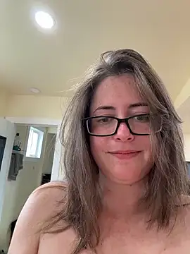 Naomi Blaire online show from March 3, 2026, 10:59 pm