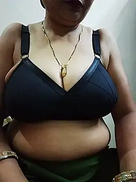 Snapshot of SexybeboX chatting on July 4, 2026, 6:19 am SexybeboX online show from July 4, 2026, 6:19 am