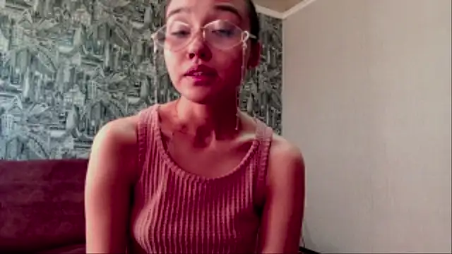 Snapshot of AnnettaBelsito chatting on May 13, 2026, 12:02 pm AnnettaBelsito online show from May 13, 2026, 12:02 pm