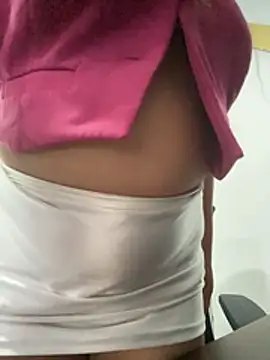 Snapshot of Emily_Harpeer chatting on February 13, 2026, 11:39 am Emily Harpeer online show from February 13, 2026, 11:39 am