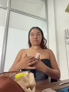 Emily Harpeer online show from April 3, 2026, 11:41 am