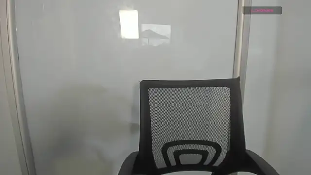 Emily Harpeer online show from April 19, 2026, 11:53 am