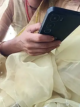 Komal4050 online show from June 18, 2026, 11:58 am