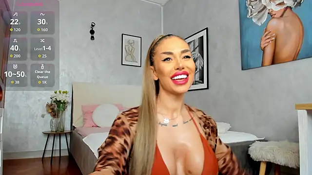 Snapshot of ElinaMoon_ chatting on May 28, 2026, 6:43 am ElinaMoon online show from May 28, 2026, 6:43 am