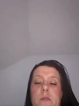 Snapshot of louisa36 chatting on February 8, 2026, 9:51 pm louisa36 online show from February 8, 2026, 9:51 pm