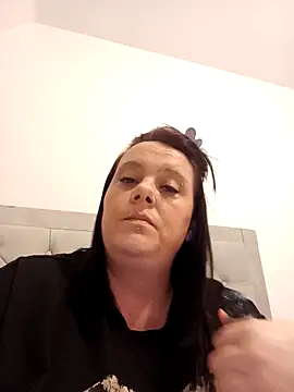 Snapshot of louisa36 chatting on March 3, 2026, 9:31 pm louisa36 online show from March 3, 2026, 9:31 pm