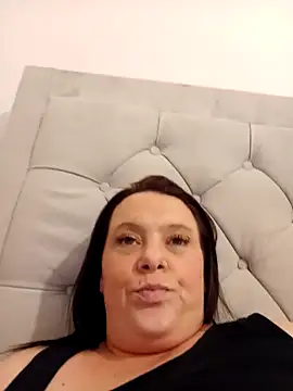 Snapshot of louisa36 chatting on March 4, 2026, 10:05 pm louisa36 online show from March 4, 2026, 10:05 pm