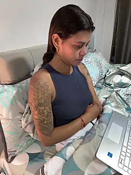 Snapshot of RachelWeisz_ chatting on April 20, 2026, 10:29 am RachelWeisz online show from April 20, 2026, 10:29 am