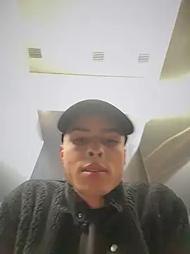 Snapshot of Eros_lee chatting on June 29, 2026, 9:26 pm Eros lee online show from June 29, 2026, 9:26 pm