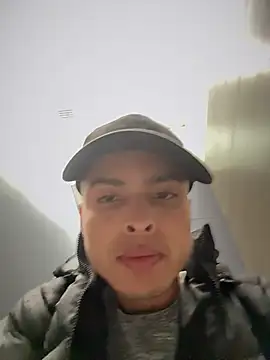Snapshot of Eros_lee chatting on July 4, 2026, 8:48 pm Eros lee online show from July 4, 2026, 8:48 pm