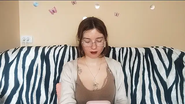 LanitaHemple online show from April 20, 2026, 1:25 pm