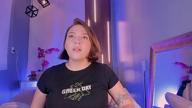 SimonaStar online show from March 5, 2026, 2:57 pm