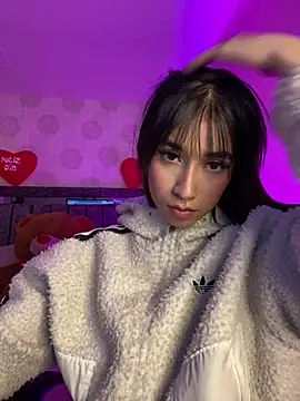 Snapshot of alahia_pink chatting on March 5, 2026, 2:40 am alahia pink online show from March 5, 2026, 2:40 am