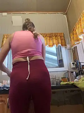 Midnight Munch online show from February 25, 2026, 8:35 am