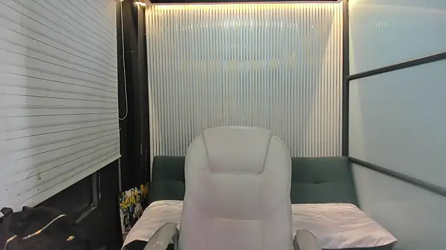 lorraineHunter online show from April 7, 2026, 12:16 pm