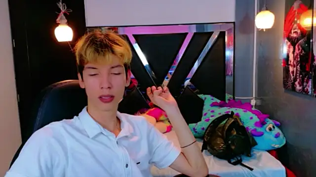 Snapshot of Liam_Green1 chatting on February 20, 2026, 12:05 pm Liam Green1 online show from February 20, 2026, 12:05 pm