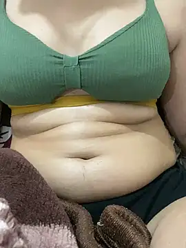 unicornbabe23 online show from April 1, 2026, 7:31 am