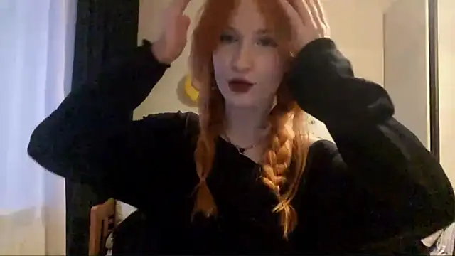 Snapshot of DynaLoom chatting on April 7, 2026, 3:34 pm DynaLoom online show from April 7, 2026, 3:34 pm