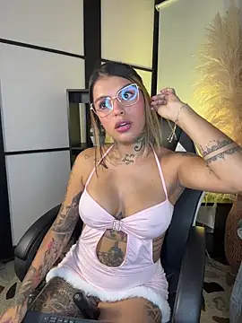 Snapshot of Abi_sexxx1 chatting on February 16, 2026, 9:00 pm Abi sexxx1 online show from February 16, 2026, 9:00 pm