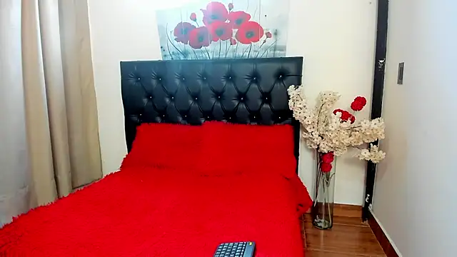 Kitty f00x online show from July 13, 2026, 1:03 pm