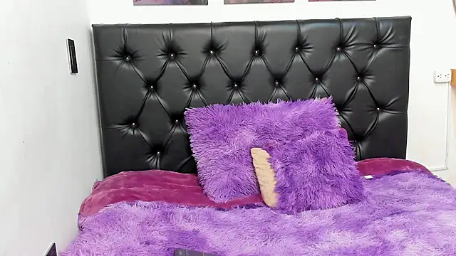 Kitty f00x online show from July 22, 2026, 1:03 pm