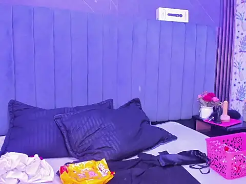 TiffanyDream8 online show from April 16, 2026, 9:26 pm