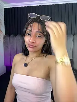 Nanda vixen  online show from March 21, 2026, 8:45 pm