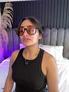 Nanda vixen  online show from June 3, 2026, 11:21 pm