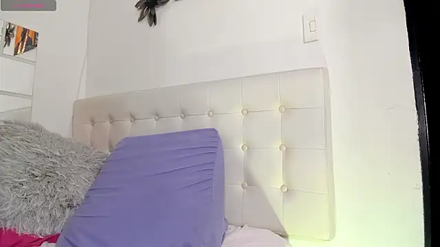 MiaEvans0 online show from March 21, 2026, 8:19 am