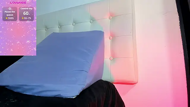 MiaEvans0 online show from April 9, 2026, 6:19 am