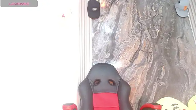 Damian-and-Camerum online show from April 16, 2026, 1:17 am