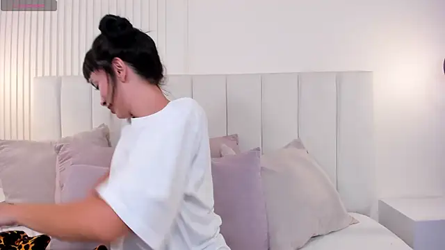 violeta rodriguezz online show from March 22, 2026, 8:23 pm