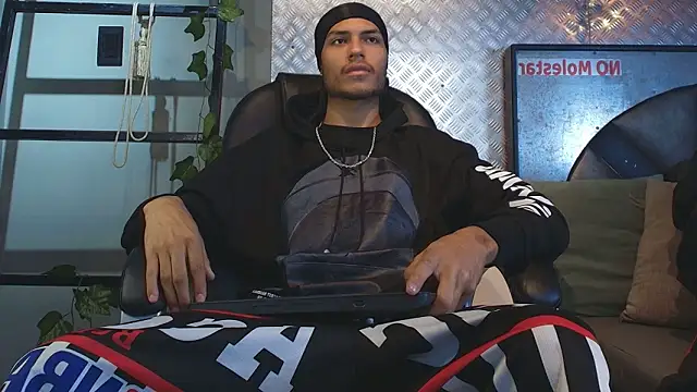 ItsZairen online show from February 13, 2026, 3:35 am