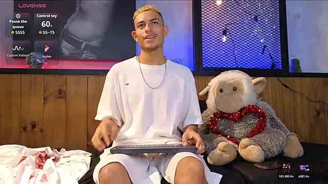 ItsZairen online show from February 15, 2026, 4:53 am